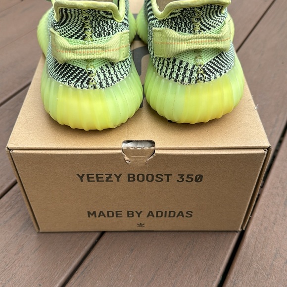 Authentic Yeezy Boost 350 size: US 8 - Picture 8 of 8